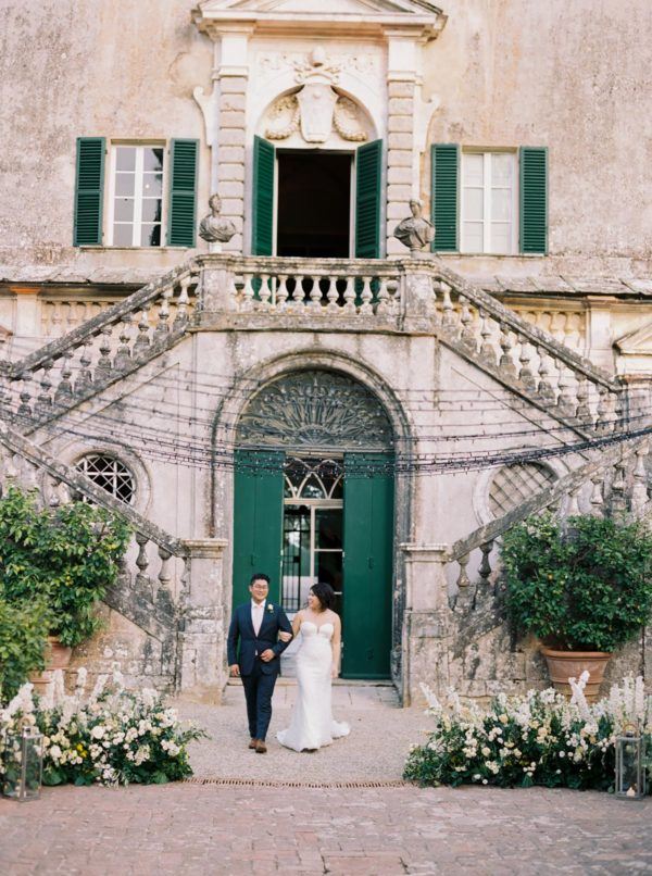 Elegant Villa Cetinale Wedding Flower Aisle 042