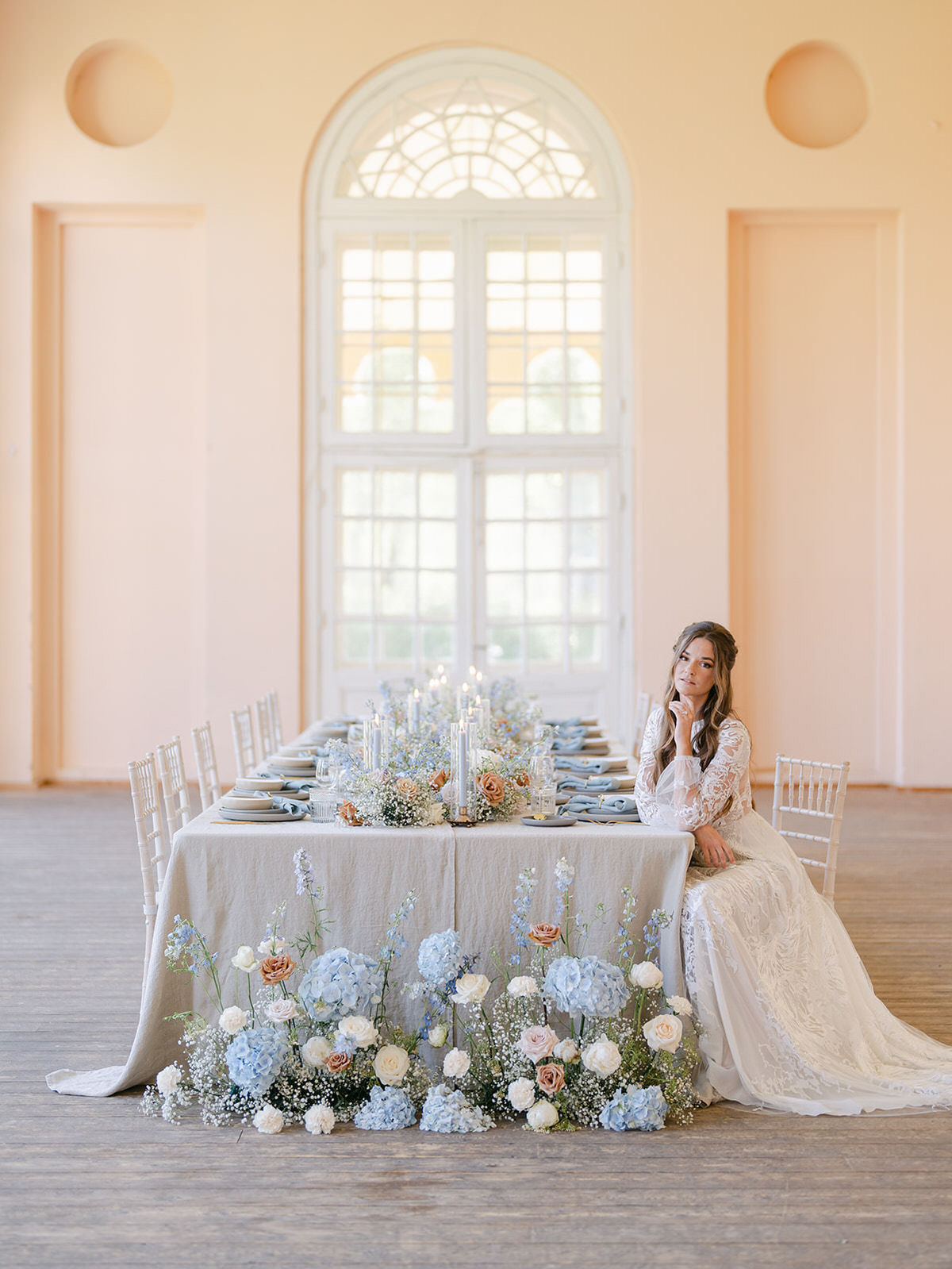 fall wedding colors and romantic flowers