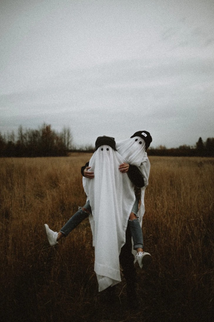 sheet ghosts cute best diy couples Halloween costumes and ideas