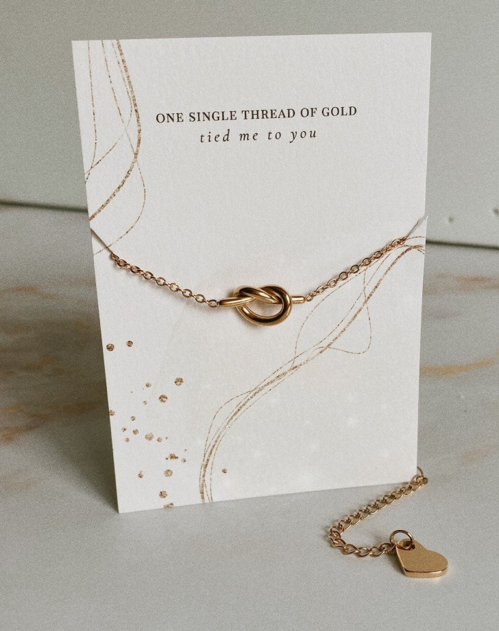 gold knot necklace best Taylor Swift gifts and ideas for fans