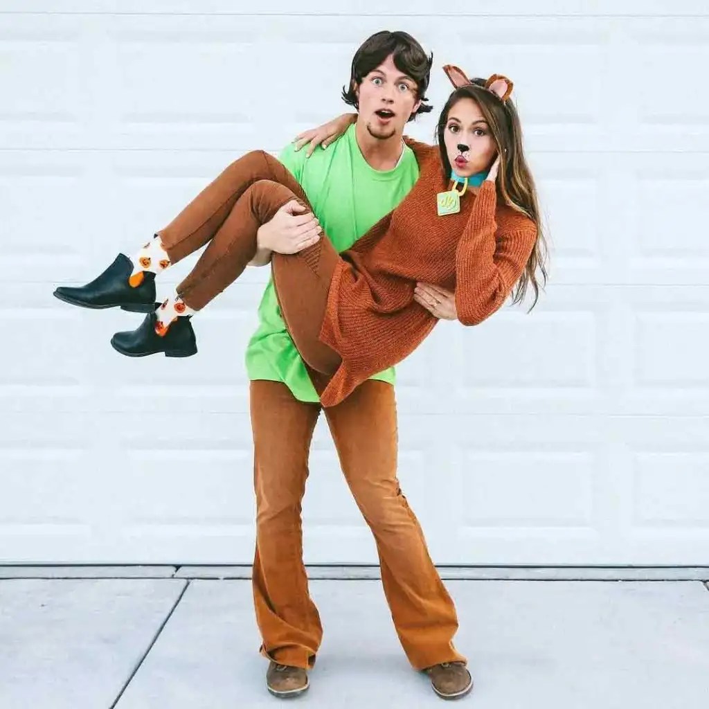 Scooby Doo and Shaggy best funny couples Halloween costumes and ideas