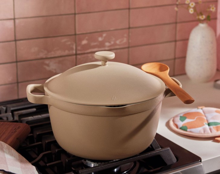 versatile family sized non-stick pot gifts for parents of toddlers and kids