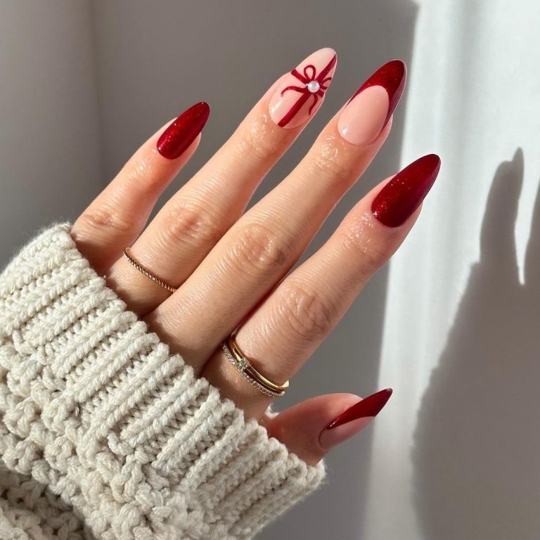 49 Cute Christmas Nails Ideas + Holiday Nail Art Designs for 2023