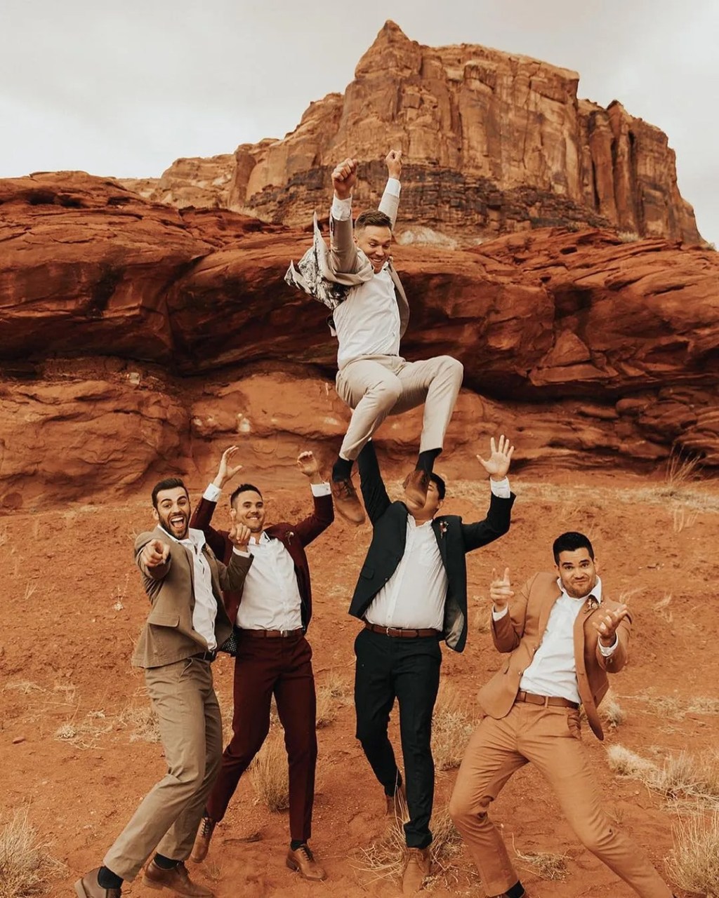 groomsmen enjoying the best groomsmen gifts ideas